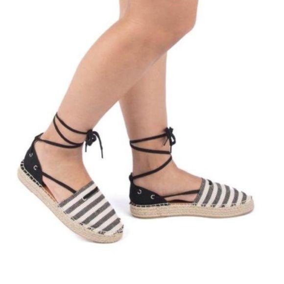 Lace Up Espadrilles – Black/Beige - Picture 2 of 6